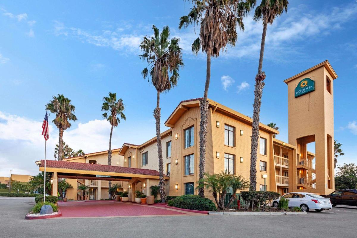 La Quinta Inn by Wyndham Ventura - Housity