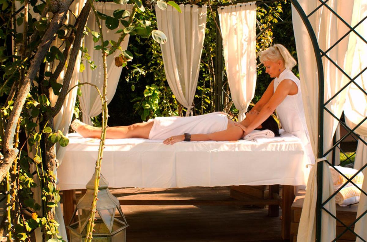 Clientes alojados en Luna Club Hotel Yoga & Spa 4Sup