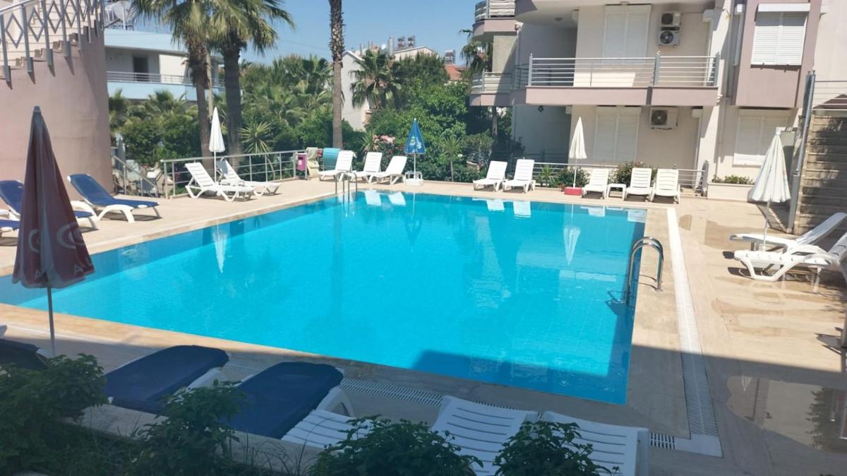 Side 3 Bedroom Apartment Alure - Housity