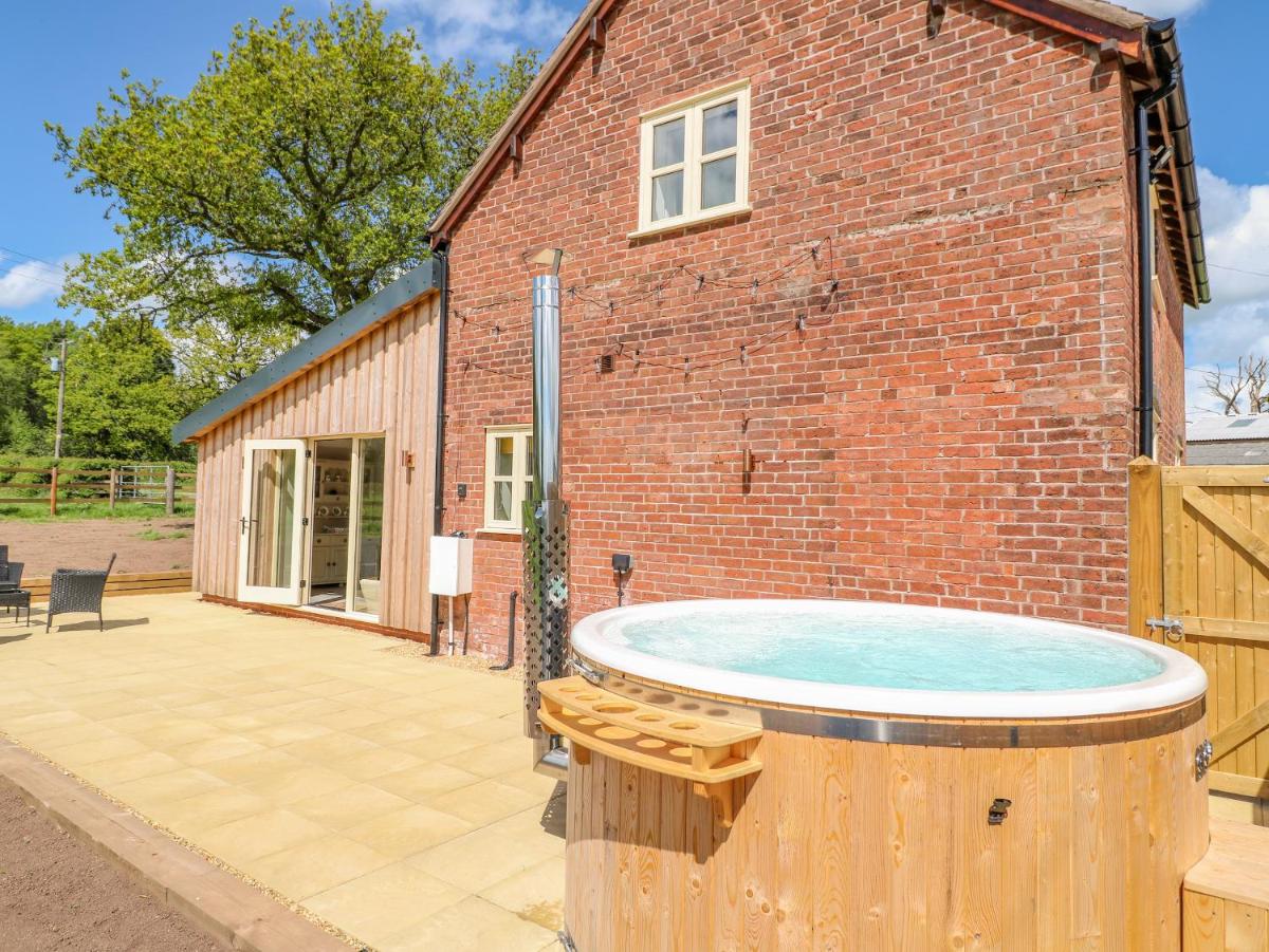 Acorn Lodge - Housity