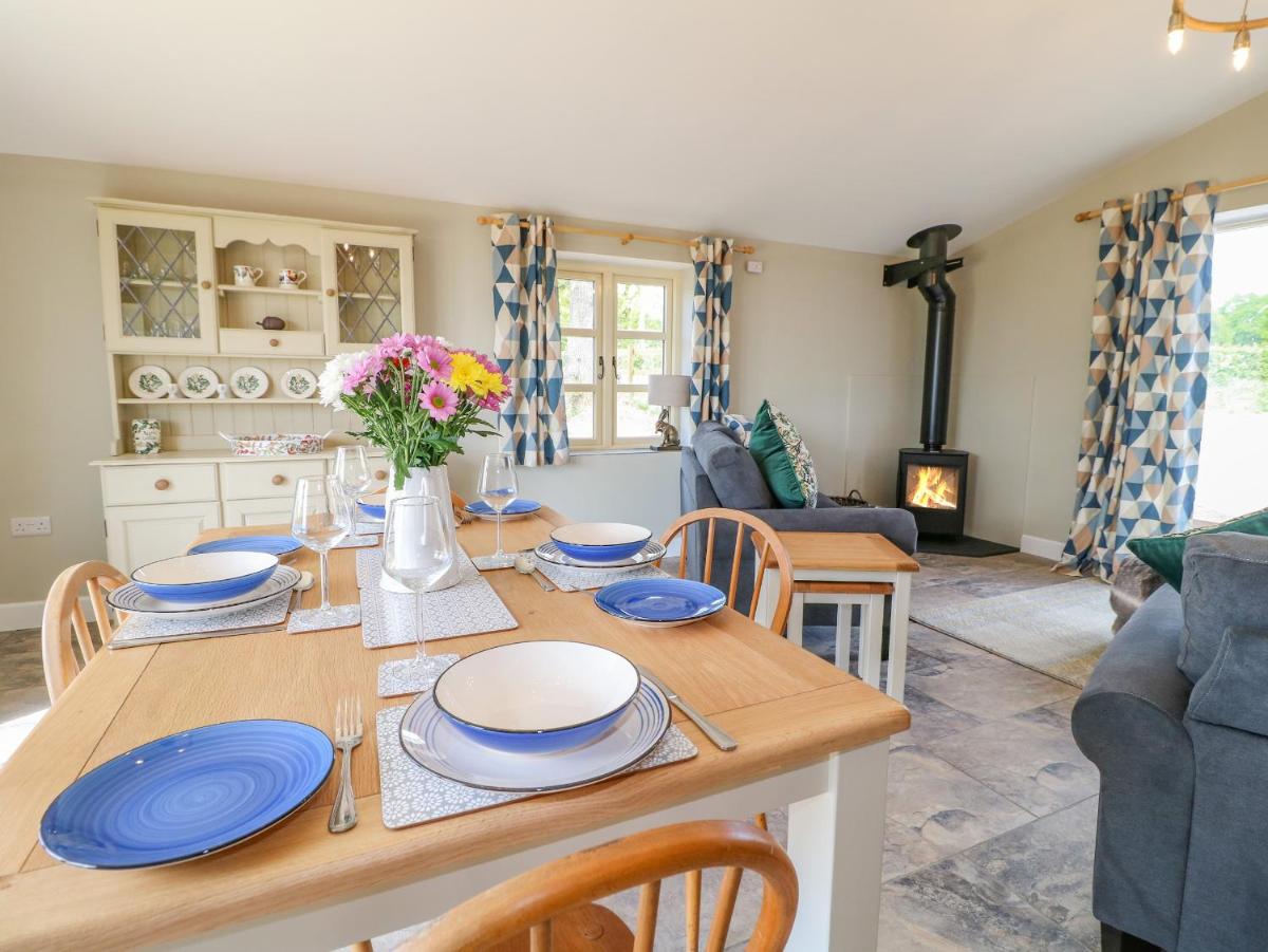 Acorn Lodge - Housity