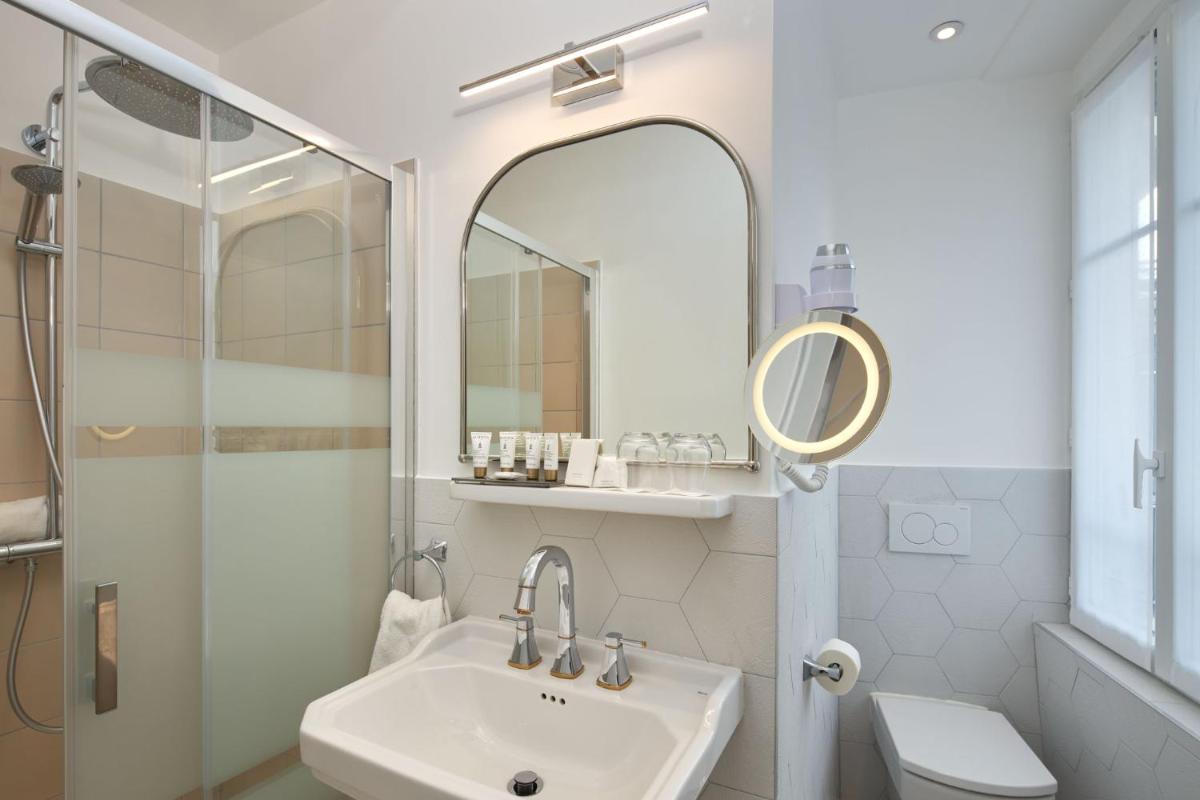 Salle de bains dans l'établissement Hotel Villa Romantic & Spa
