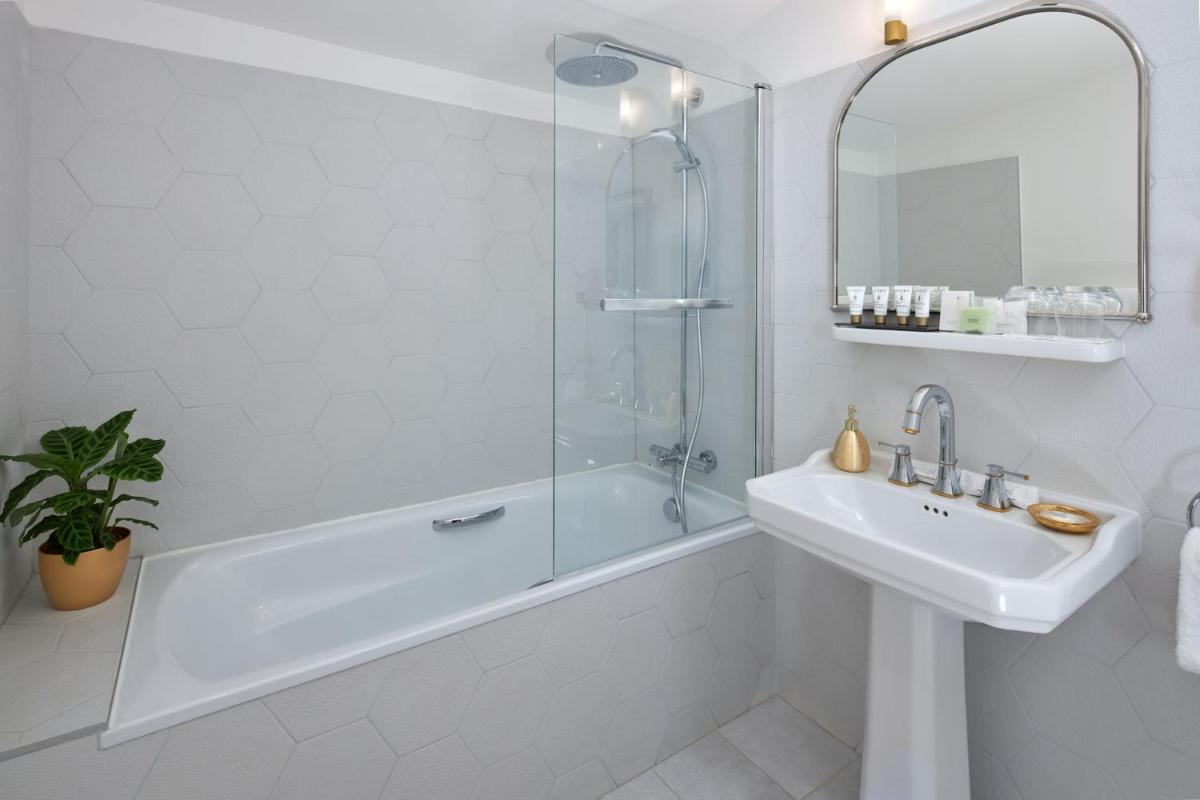 Salle de bains dans l'établissement Hotel Villa Romantic & Spa