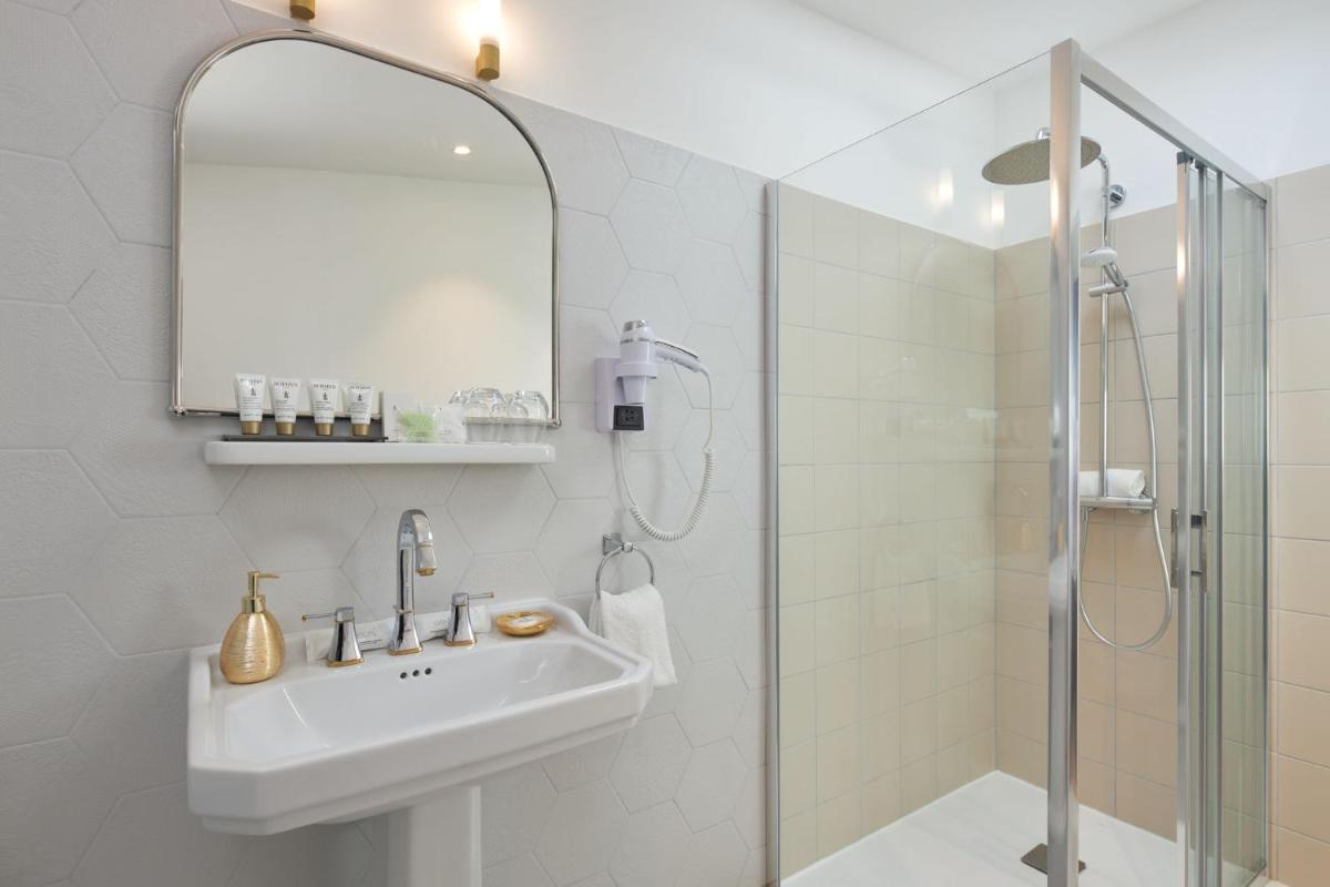 Salle de bains dans l'établissement Hotel Villa Romantic & Spa