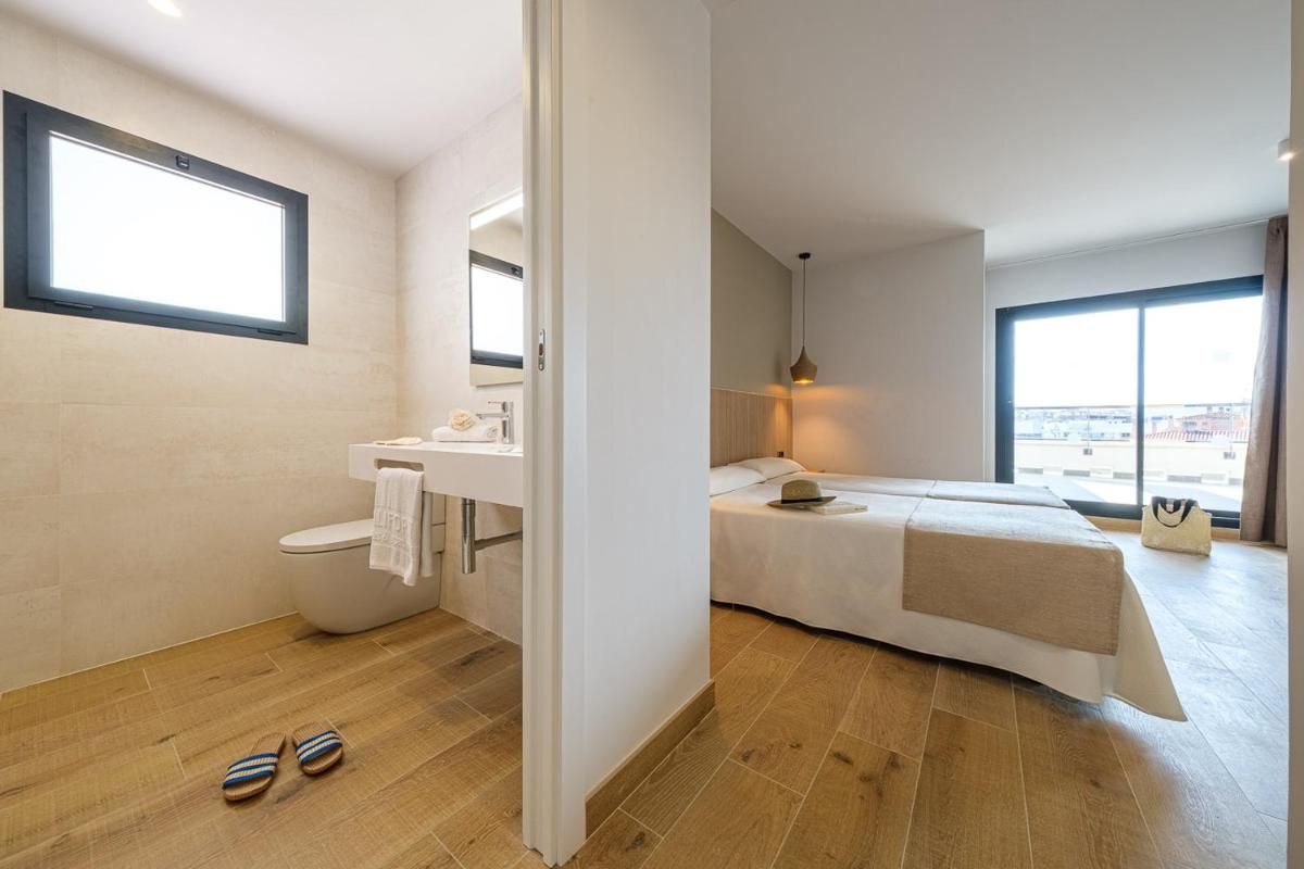 Hotel California Garden - Housity
