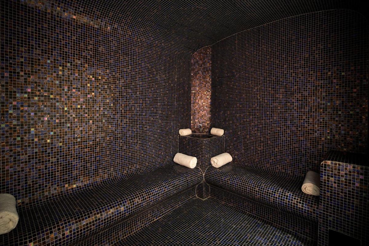 Coin salon dans l'établissement Hotel Villa Romantic & Spa