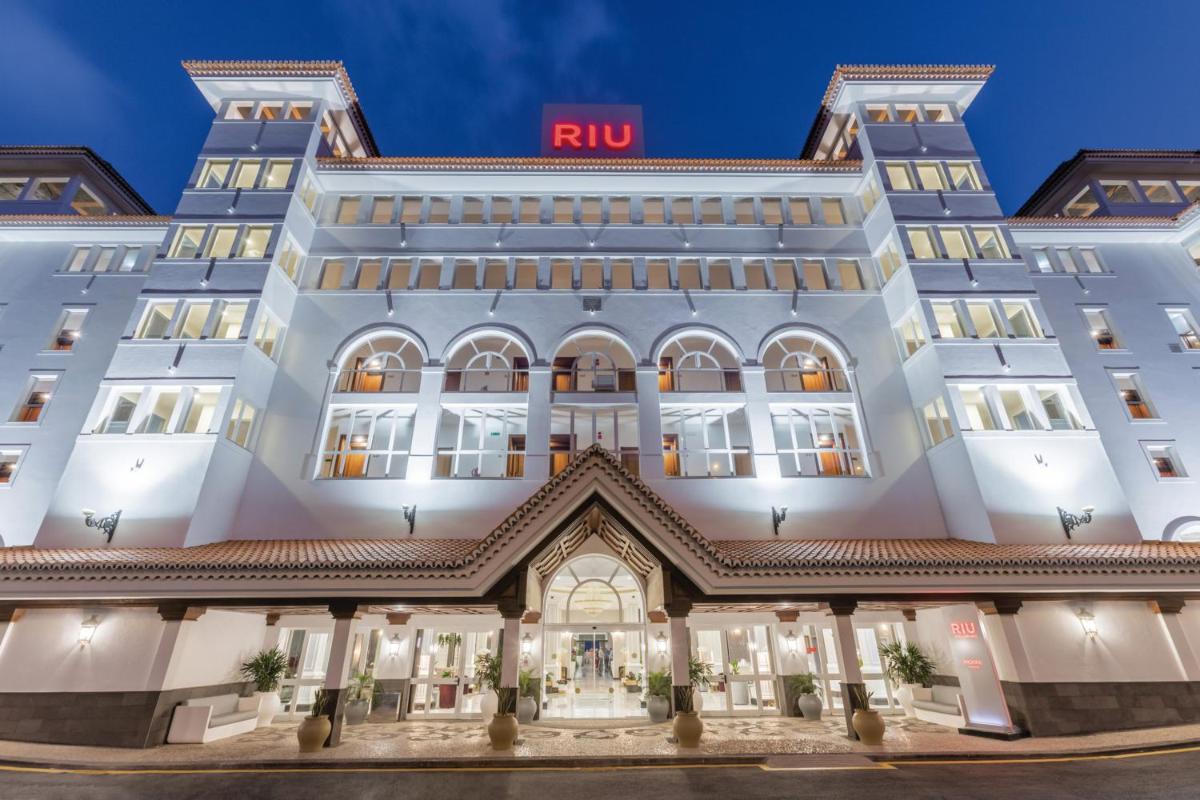 O edifício onde o hotel está situado