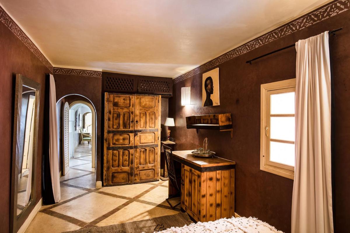 Riad Le Rihani - Housity