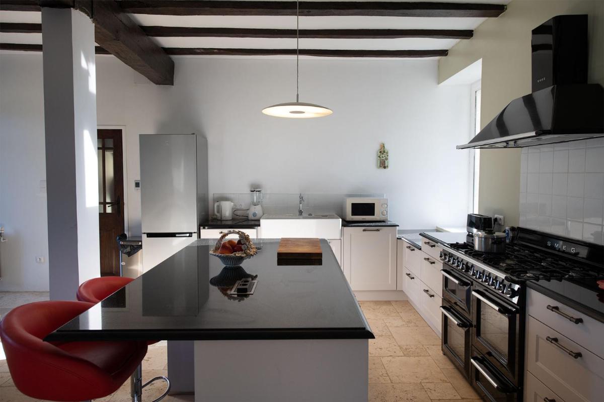 La Petite Ecole - Housity