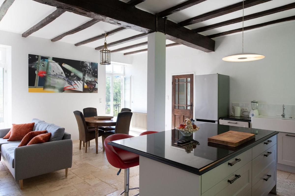La Petite Ecole - Housity
