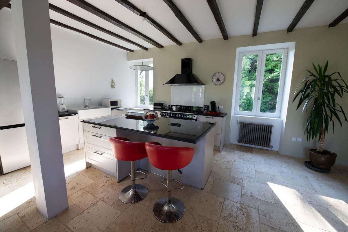 La Petite Ecole - Housity