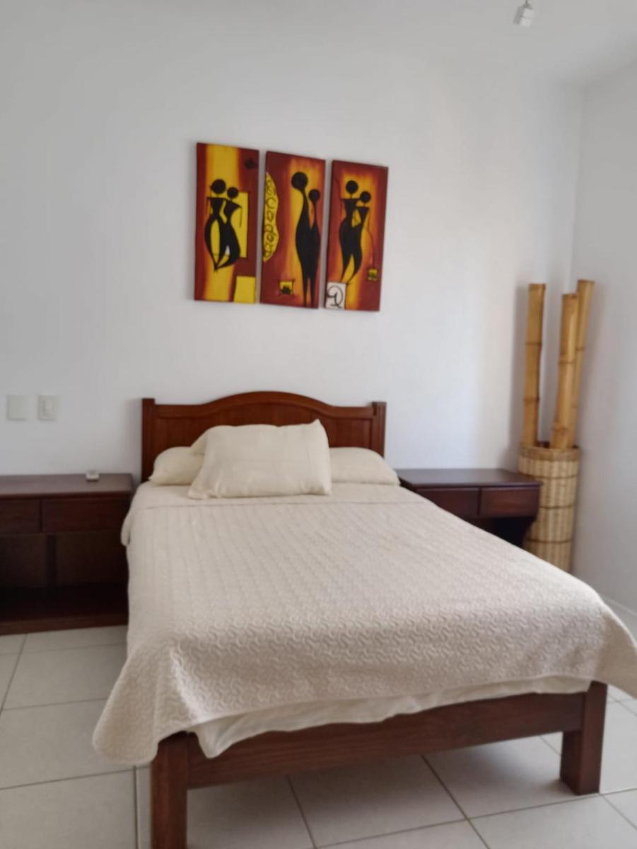 nice condominium with lots of amenities - Housity
