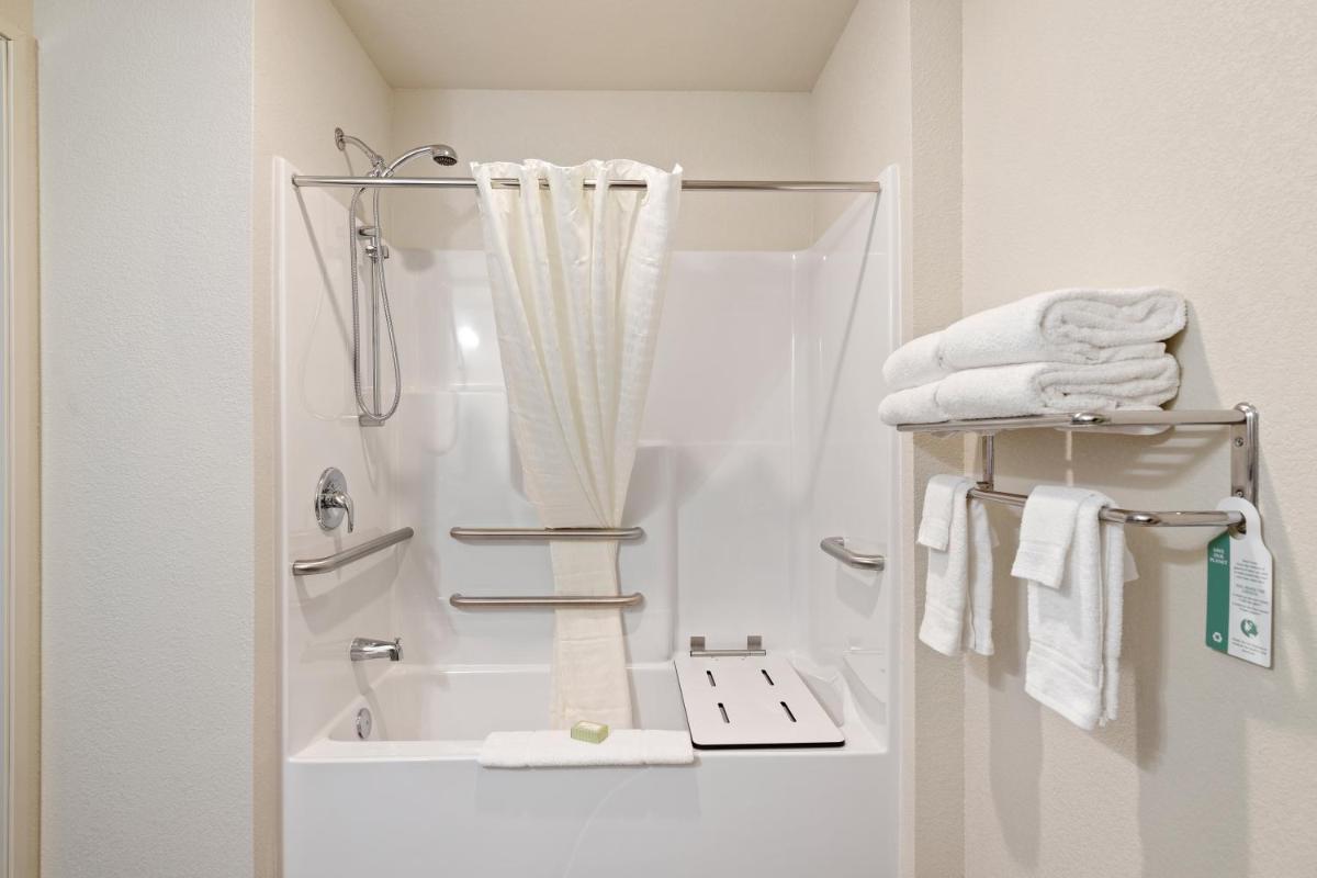 Cobblestone Inn & Suites - Yuma - Housity