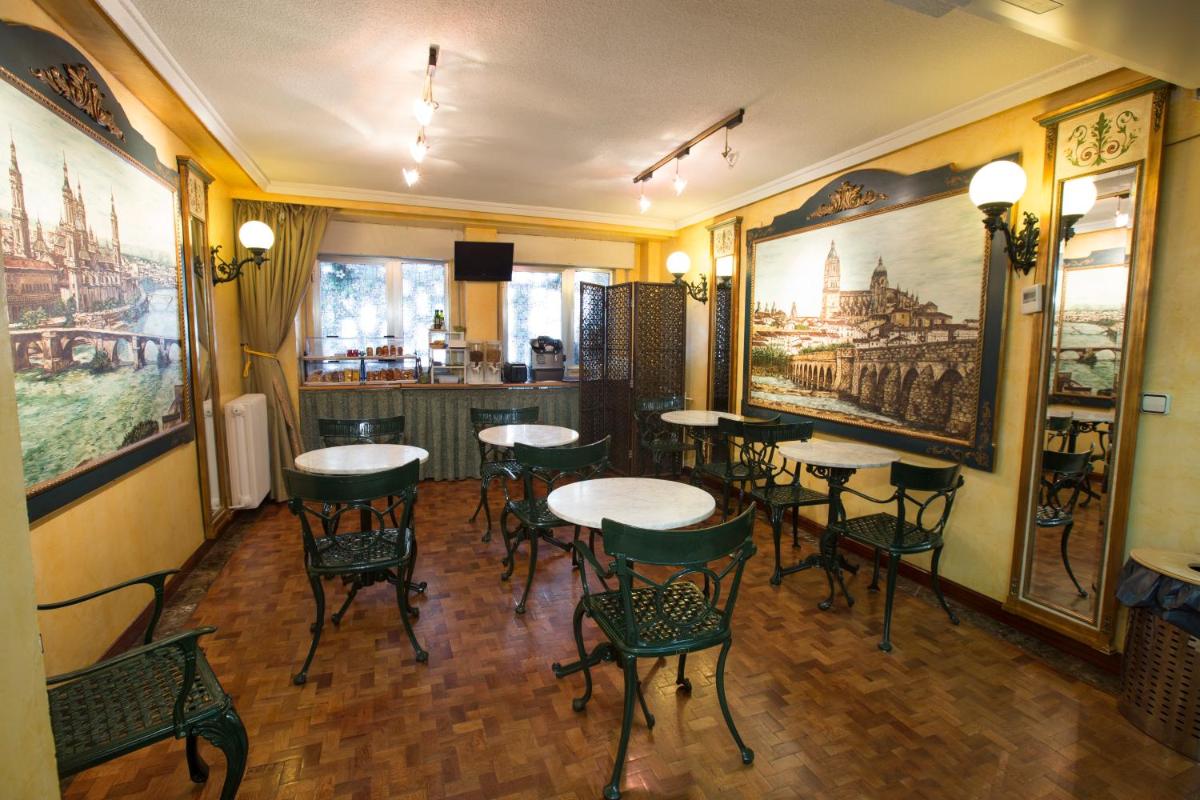 Hotel Reyes Catolicos - Housity
