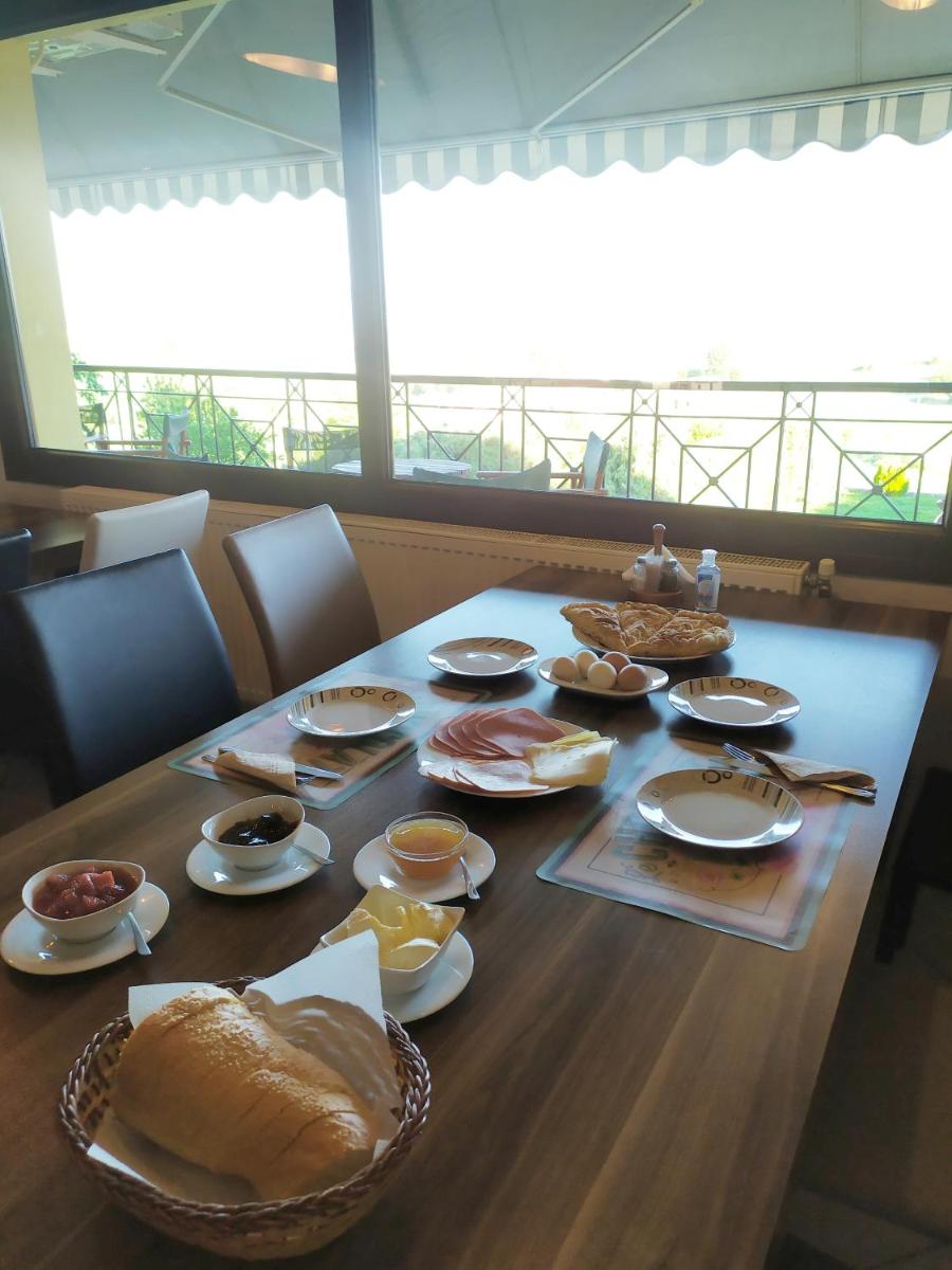 SmallHotel - Vevi - Housity