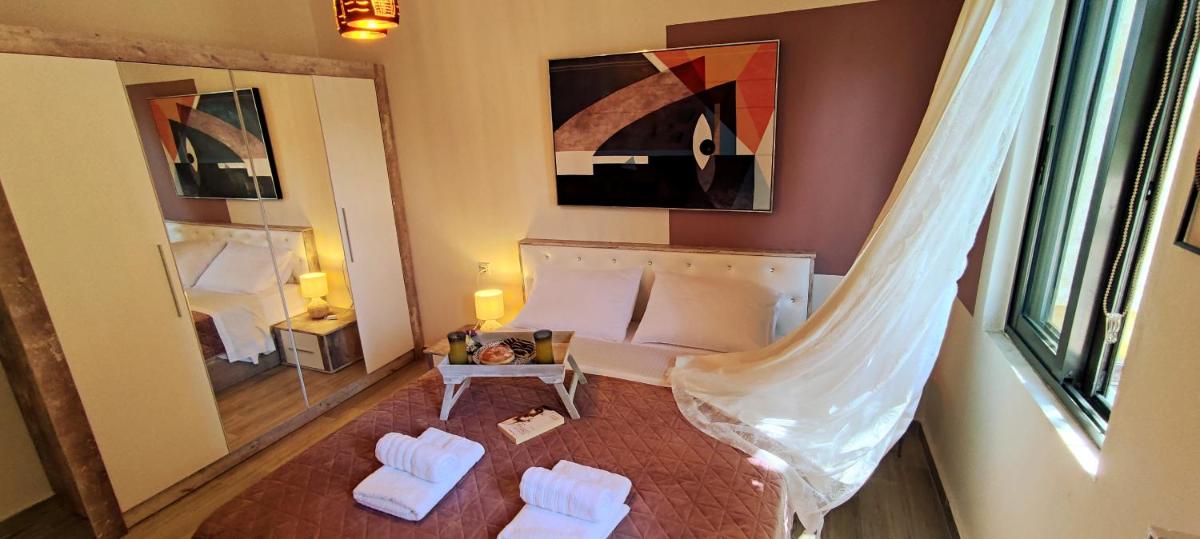CENTRAL QUIET BEAUTY -Kiki - Housity