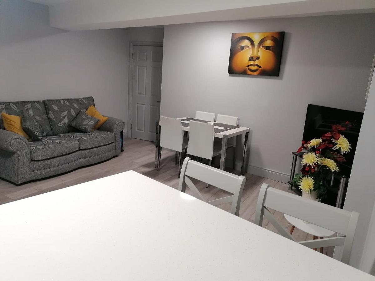 Oak House Apartment - Housity