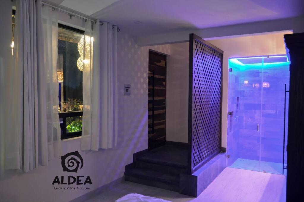 LUJOSA SUITE+JACUZZI PRIVADO+ZONA ARQUEOLÓGICA - Housity