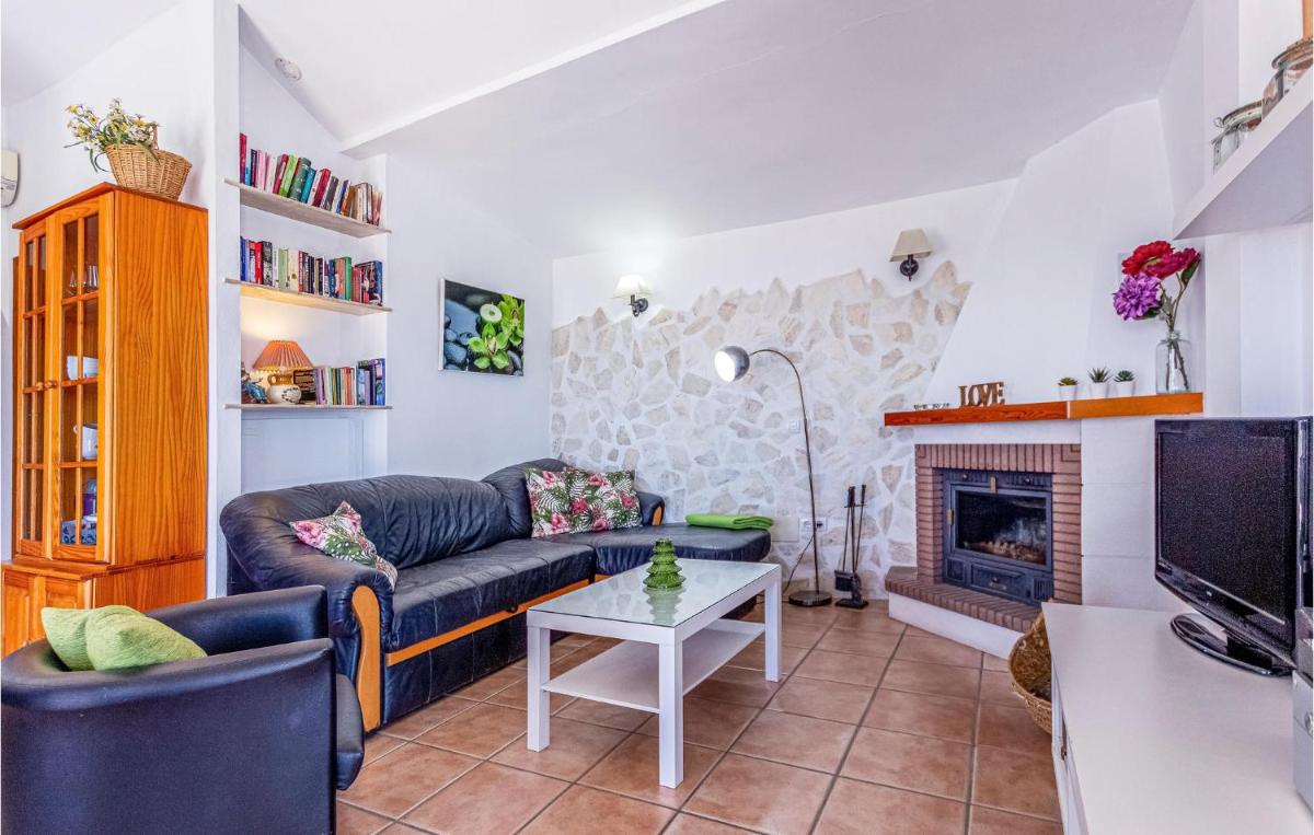 2 Bedroom Amazing Home In Torrox - Housity