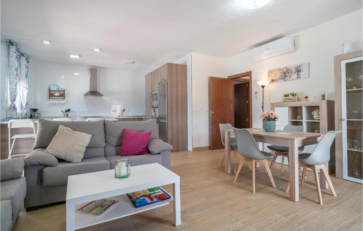 4 Bedroom Beautiful Home In Arenas - Housity