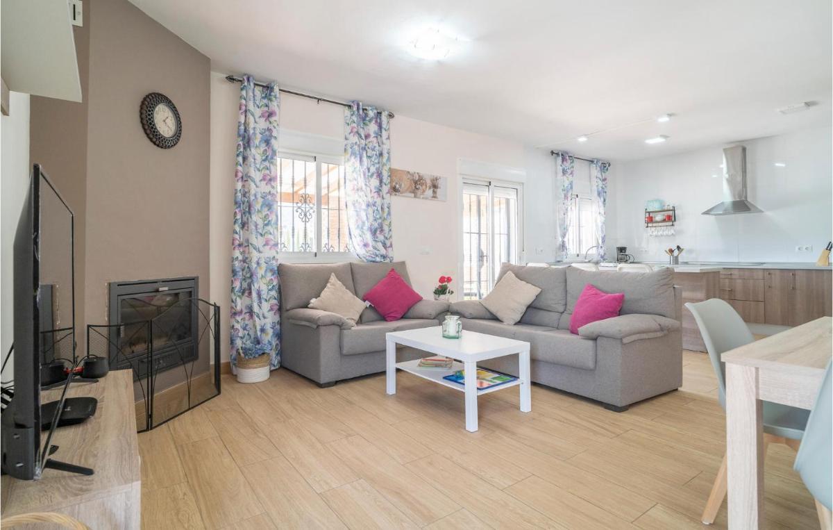 4 Bedroom Beautiful Home In Arenas - Housity