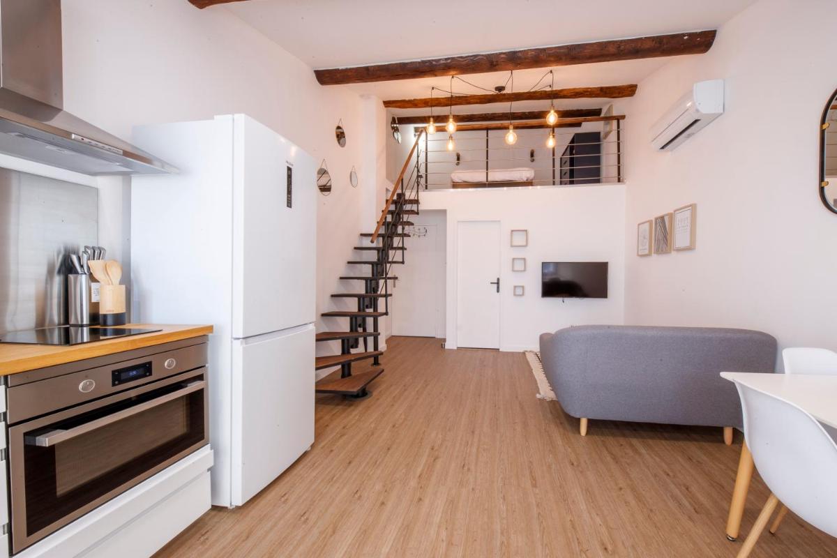 Loft refait à neuf avec terrasse en centre ville - Housity