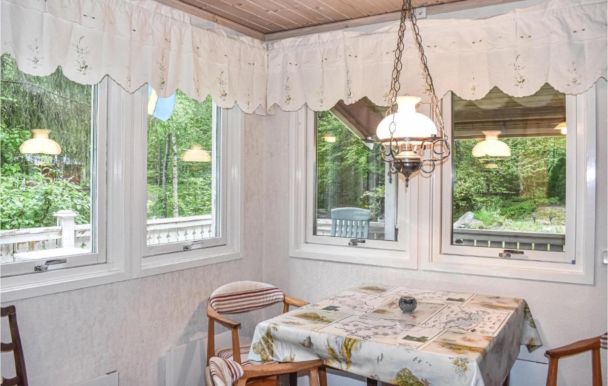 2 Bedroom Beautiful Home In Västra Torup - Housity