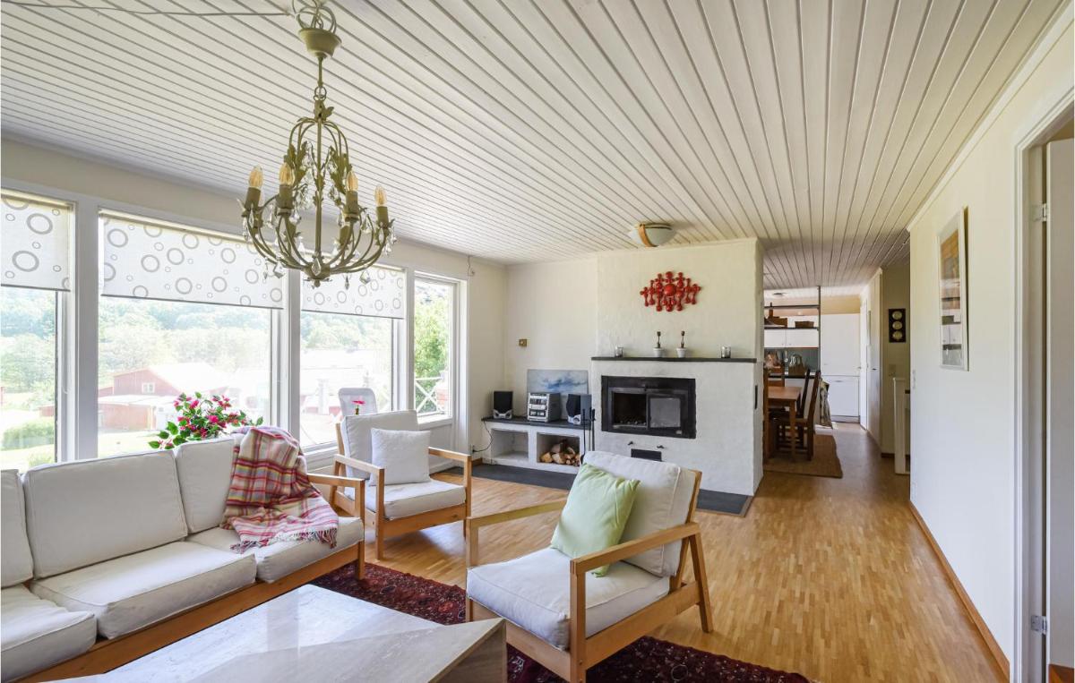 Awesome Home In Hjälteby With Wifi - Housity