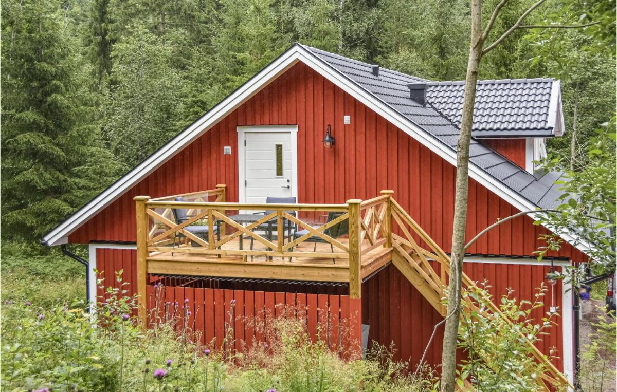 2 Bedroom Cozy Apartment In Årjäng - Housity