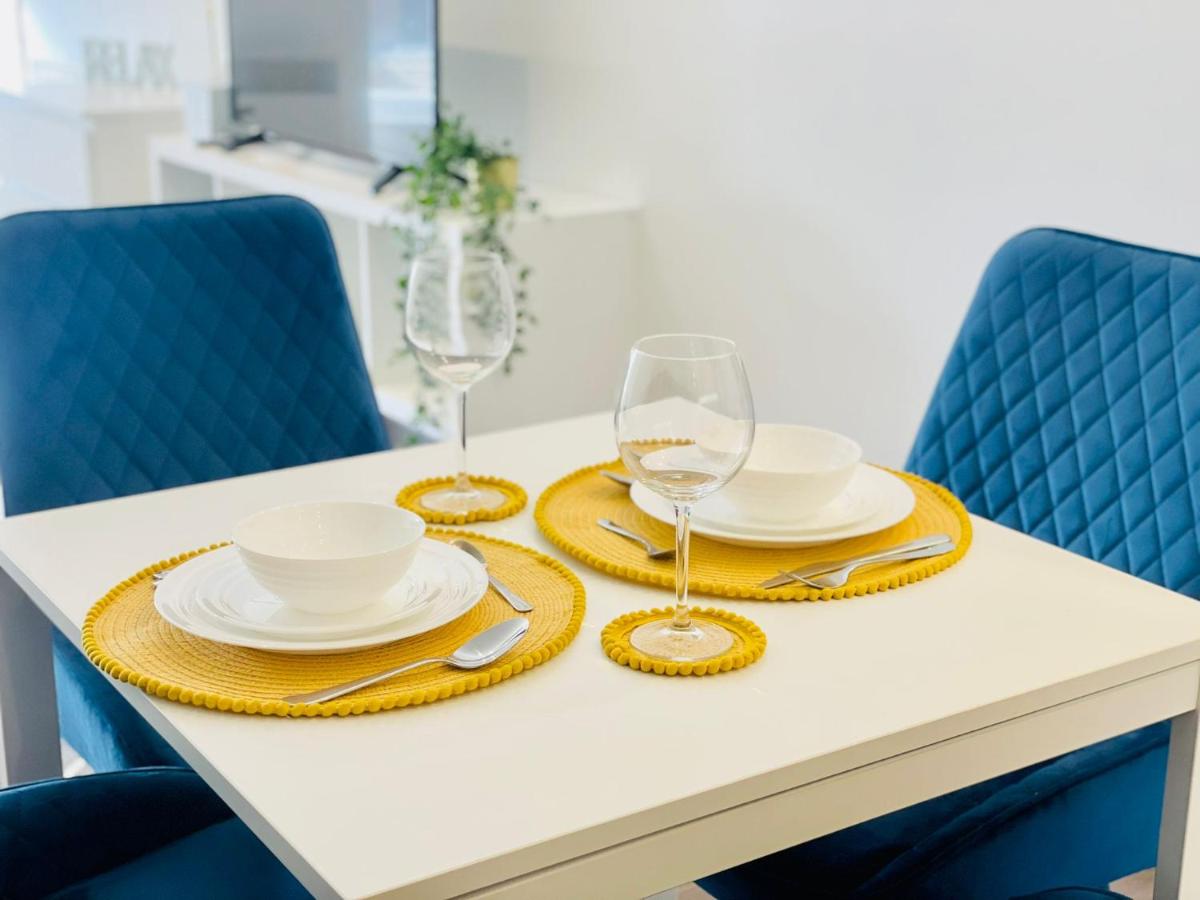 Park Street Apartment Luton by Hostaguest - Housity