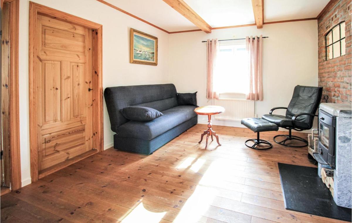 Cozy Home In Munka Ljungby With Sauna - Housity