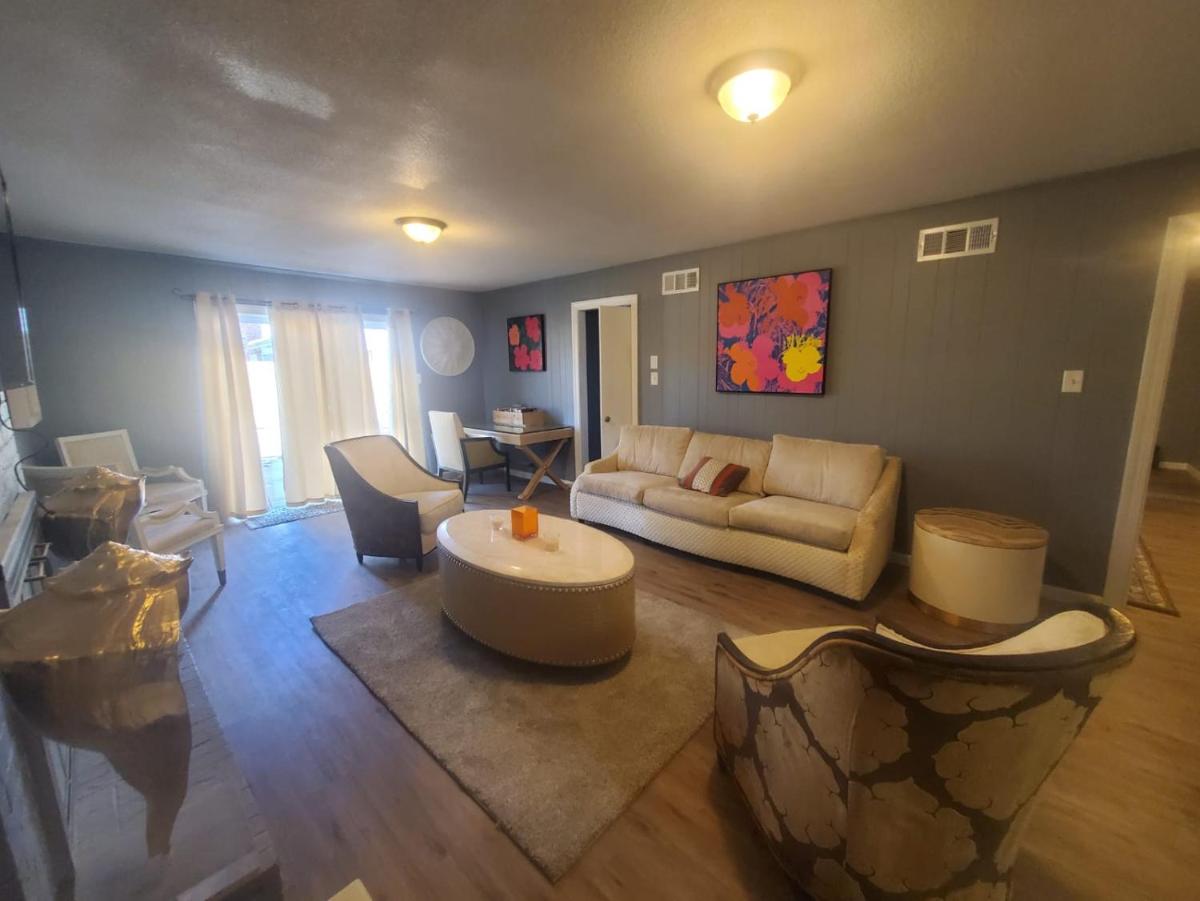 Super Large East Memphis 23 Beds - Housity