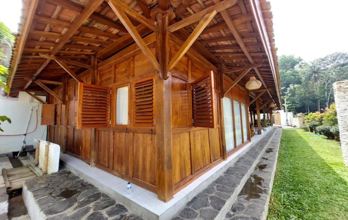 DikaJaya Guesthouse Syariah - Housity