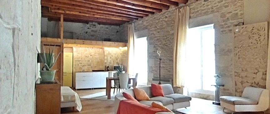 L’Authentique situé à 10 m des Arènes de Nîmes - Housity