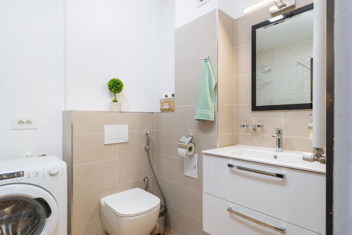 Dream Weaver's Studio - Housity