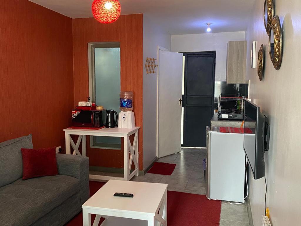Suitetrails - Lux Suites Convertible Studios Embakasi