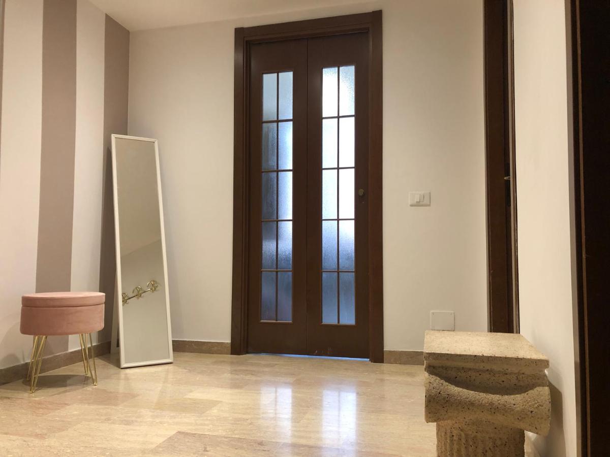 Ampio bilocale a Milano - Housity