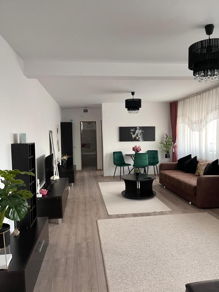 Adriana home - Hizvo