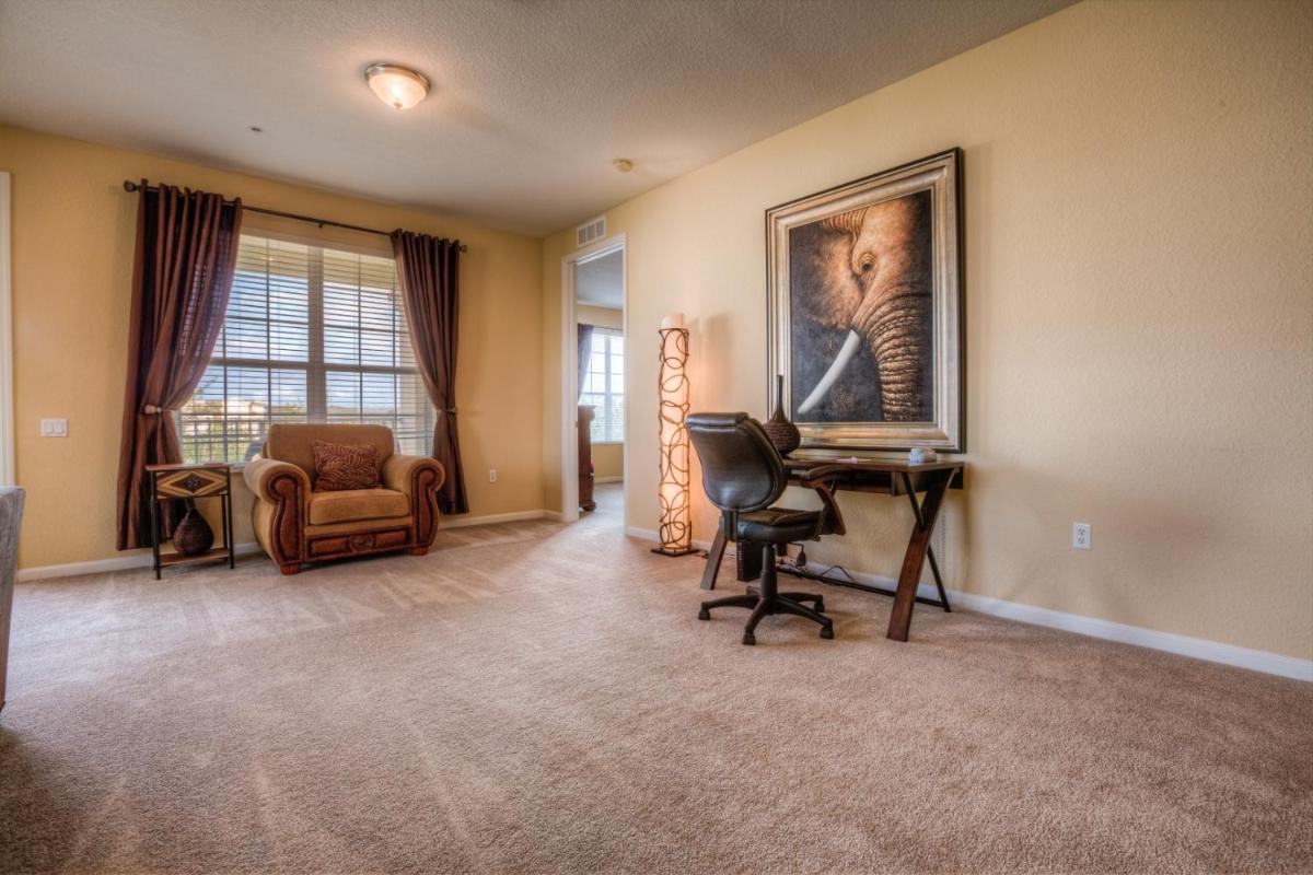 Luxurious Condo wPrivate Balcony AMAZING View - Housity