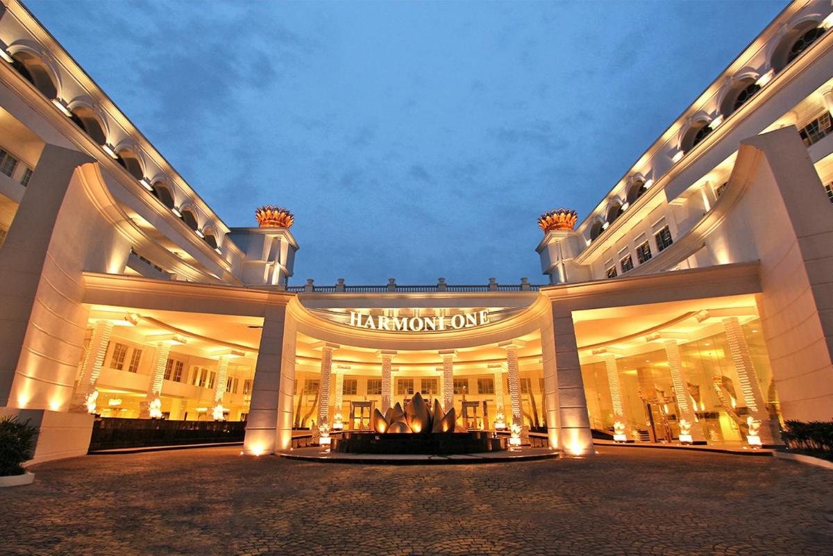 Harmoni One Convention Hotel and Service Apartments - Housity