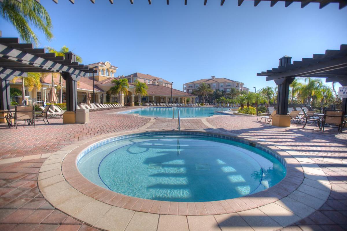 NEWLY RENOVATED Townhome, Near Universal & I-Drive - Housity