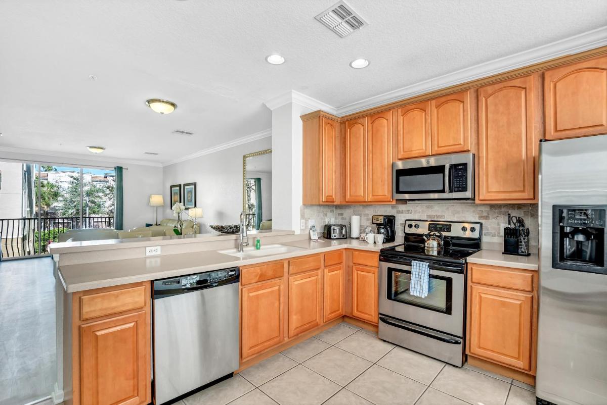 NEWLY RENOVATED Townhome, Near Universal & I-Drive - Hizvo