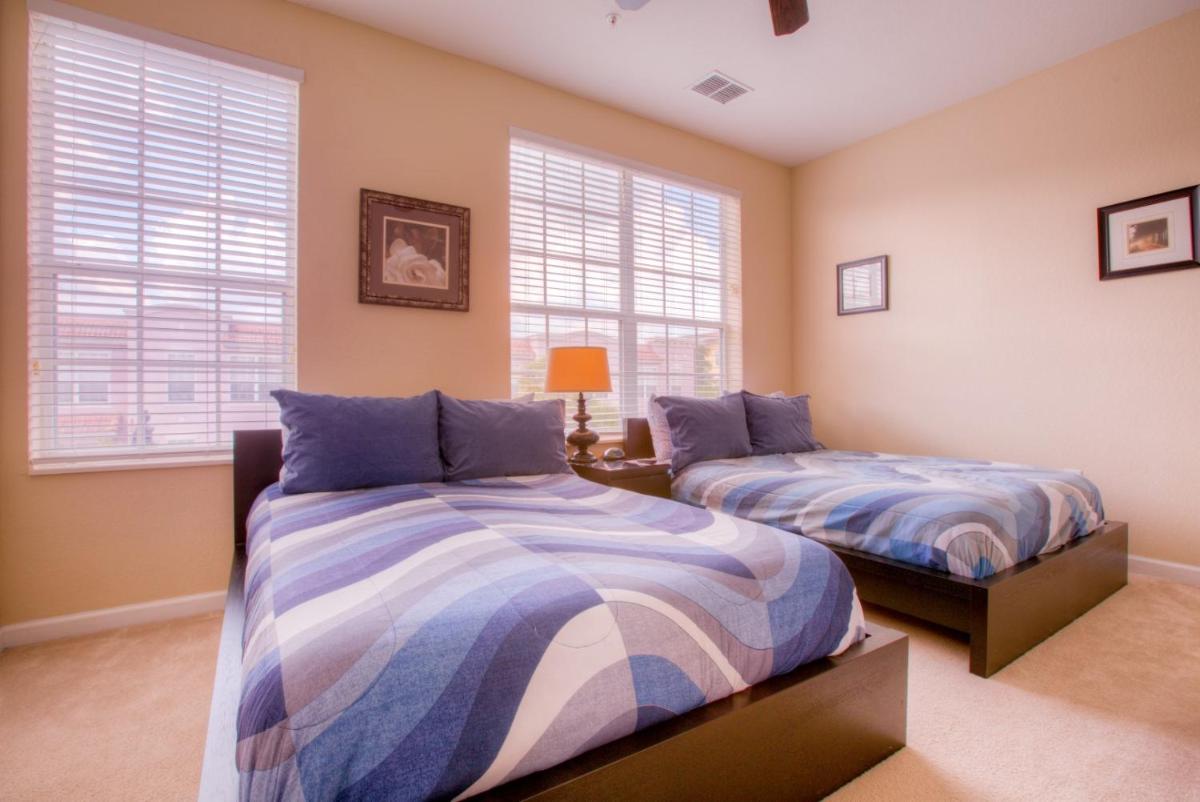 Gorgeous Townhome w FREE Resort Access - Housity