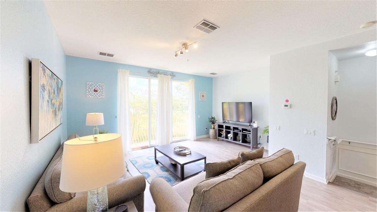 Lovely Townhome at Vista Cay Resort near WDW - Housity
