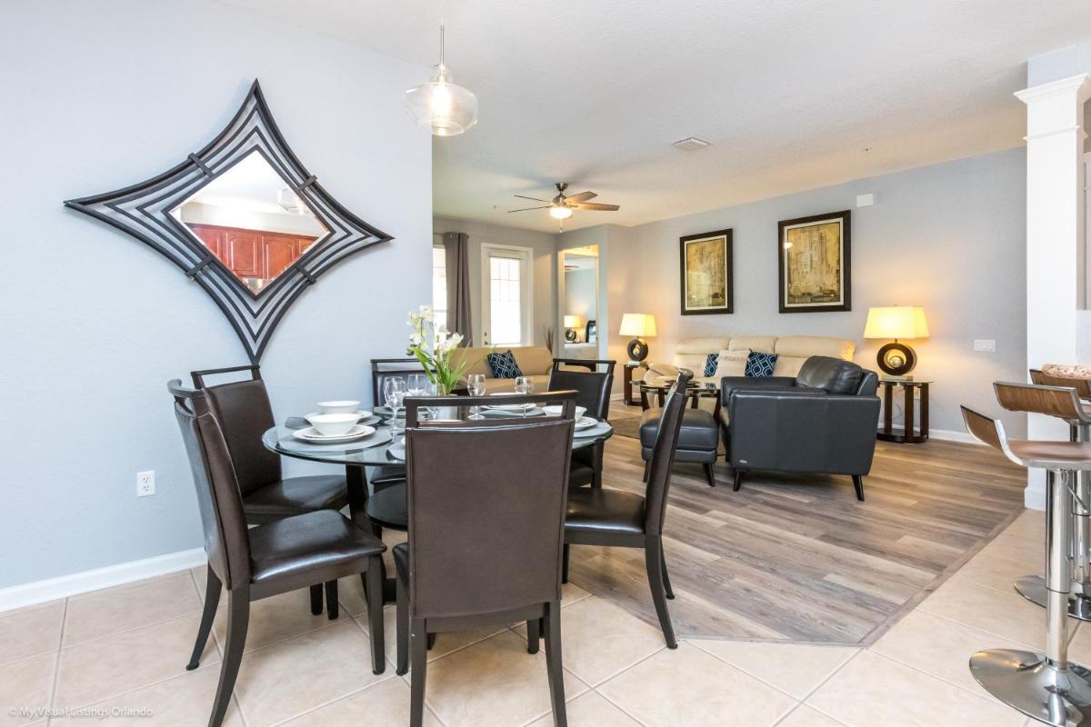 Beautiful Condo w Private Balcony Near Universal - Housity