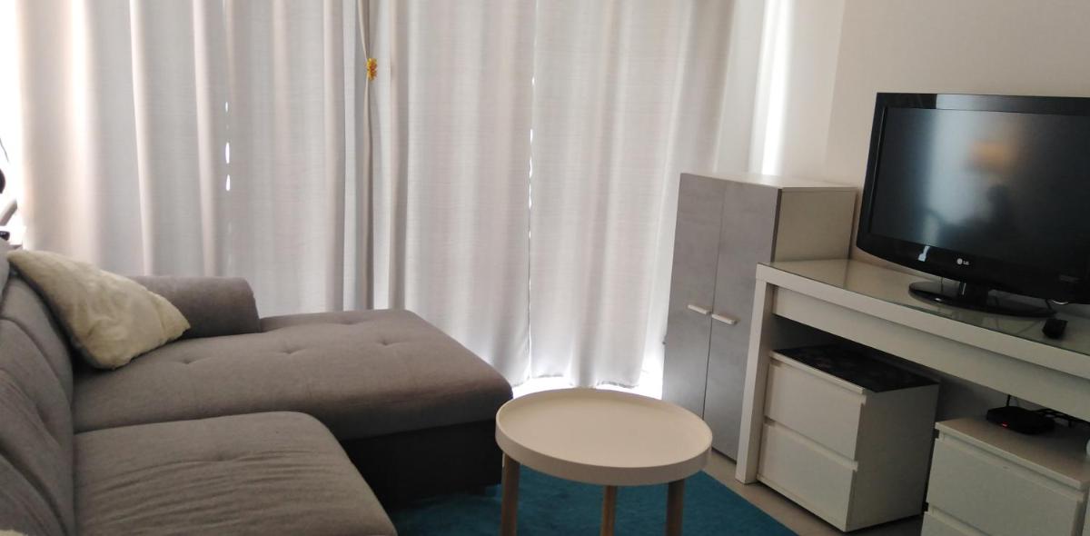 Studio Free Parking 300m walking to beach Burgau - Housity