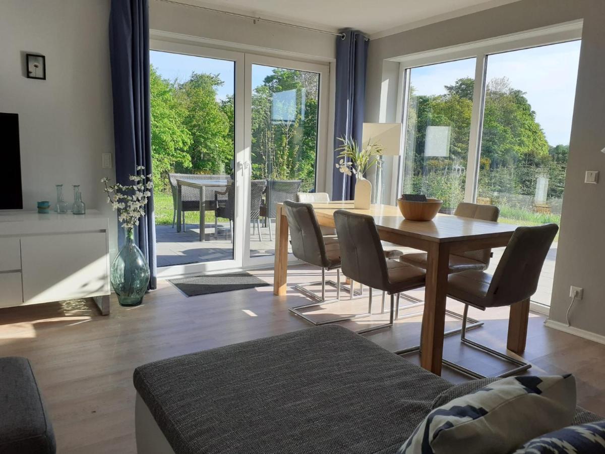 Forest View Apartments in Winterberg Sauerland - Private Garden Facing the Woods - Hizvo