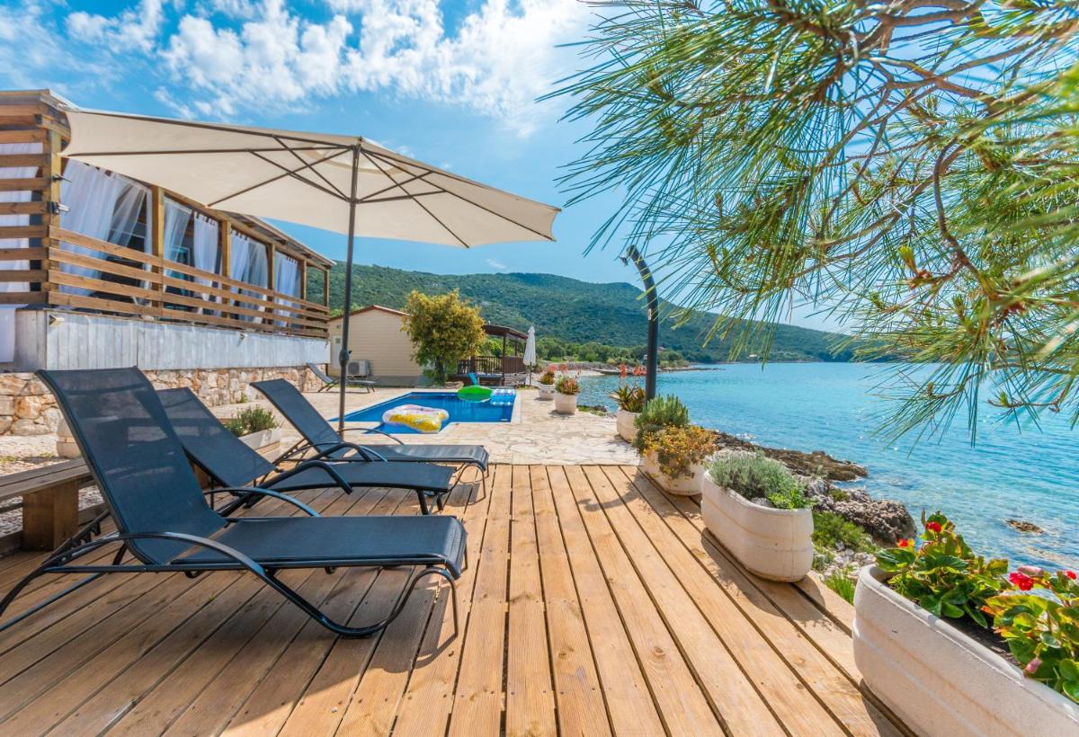 Bungalows with pool Dream of Kornati - Housity