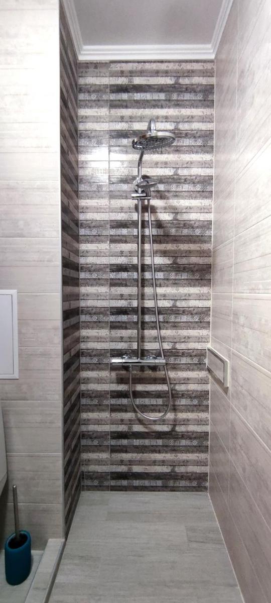 Alisa Apartment - Housity