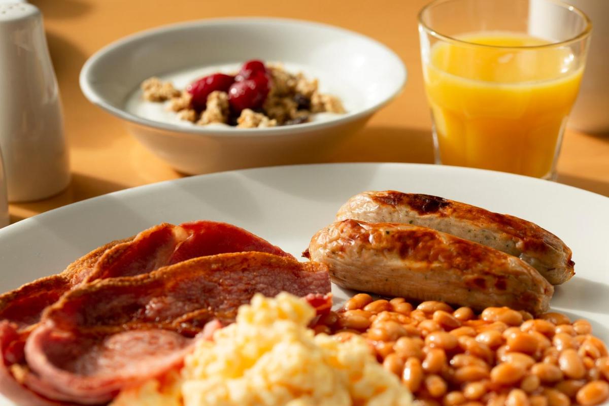 Holiday Inn Express Earls Court, an IHG Hotel - Housity